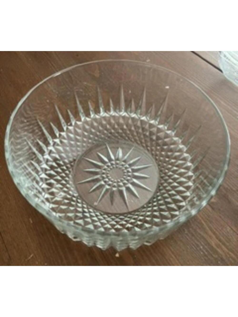 Arcopal France Clear Glass Serving Bowl 9"round